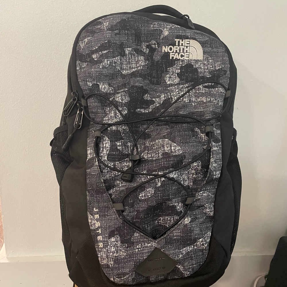 The north face backpack - Picture 2 of 8